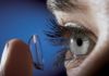 Promessa contra glaucoma: lente de contato mede PIO e administra colírio em tempo real