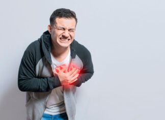 Escore HEART: calculadora, interpretação e conduta na dor torácica aguda paciente com dor aguda no peito, suspeita de suspeita de síndrome coronariana aguda, podendo ser utilizado o Escore HEART para avaliação