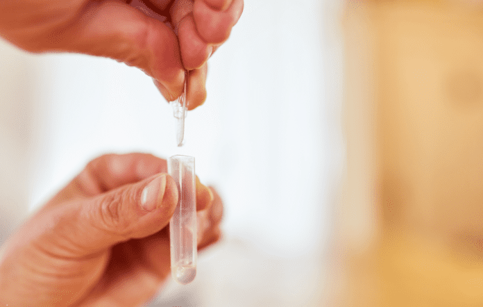 tubo de coleta de saliva para avaliação de cortisol salivar noturno no diagnóstico da Síndrome de Cushing