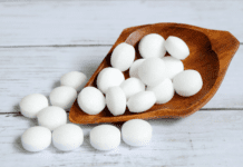 Diagnóstico e Tratamento da Intoxicação por Naftalina Bolinhas de naftalina, que apresentam risco de ingestão acidental e intoxicação por naftalina