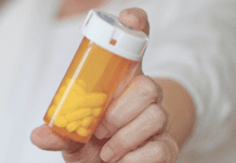Triclabendazol: droga altamente eficaz no tratamento da Fasciolíase Embalagem de triclabendazol, anti-helmíntico indicado para fasciolíase por Fasciola hepatica