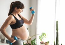Exercício físico na gestação reduz fadiga e melhora a motivação, aponta estudo gestante fazendo exercício físico na gestação